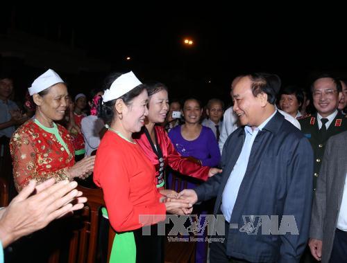 Thủ tướng dự Ngày hội Đại đoàn kết toàn dân tại Hòa Bình ảnh 1